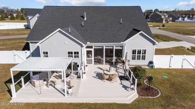 1058 Buckley Drive, Grimesland, NC 27837