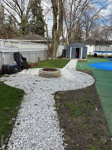 4665 Westpoint Street, Dearborn Heights, MI 48125