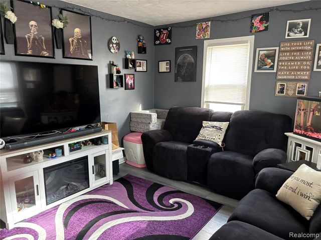 4665 Westpoint Street, Dearborn Heights, MI 48125