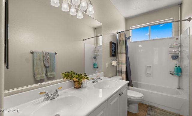2843 E Lexington Court, Gilbert, AZ 85234