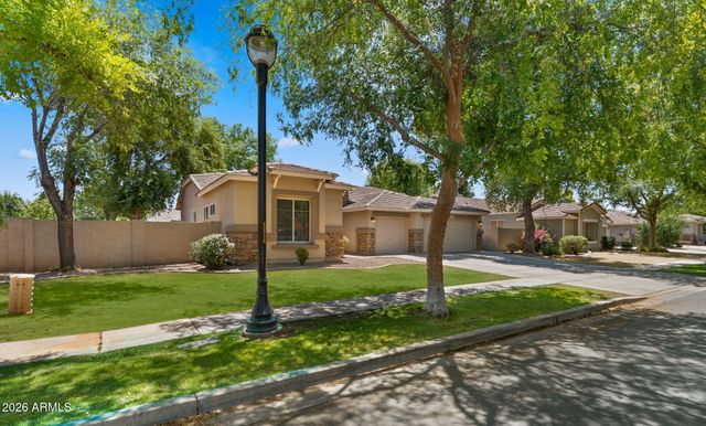 2843 E Lexington Court, Gilbert, AZ 85234