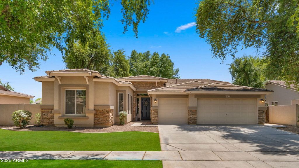 2843 E Lexington Court, Gilbert, AZ 85234