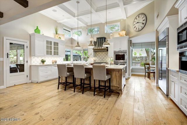 150 E WAGON WHEEL Drive, Phoenix, AZ 85020