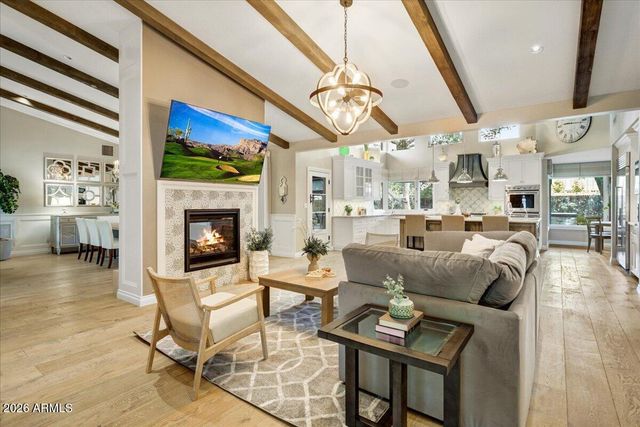 150 E WAGON WHEEL Drive, Phoenix, AZ 85020