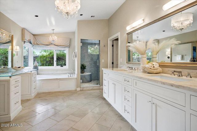 150 E WAGON WHEEL Drive, Phoenix, AZ 85020