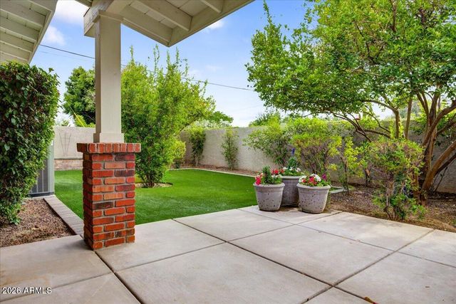 150 E WAGON WHEEL Drive, Phoenix, AZ 85020