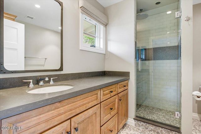 150 E WAGON WHEEL Drive, Phoenix, AZ 85020