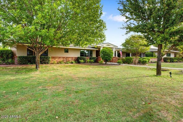 150 E WAGON WHEEL Drive, Phoenix, AZ 85020