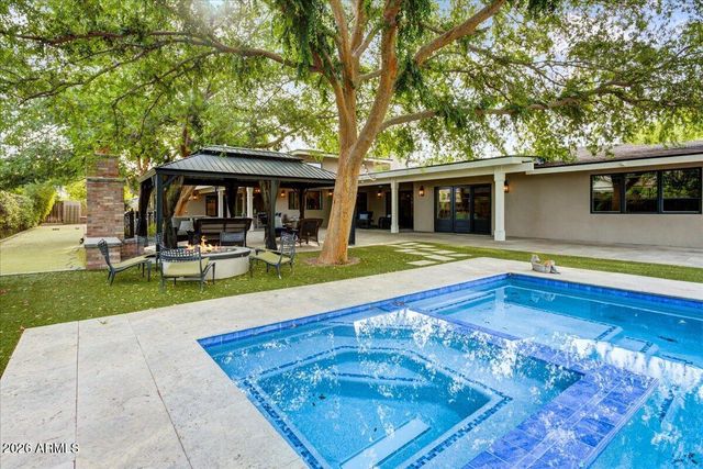 150 E WAGON WHEEL Drive, Phoenix, AZ 85020