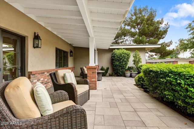 150 E WAGON WHEEL Drive, Phoenix, AZ 85020