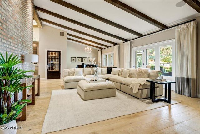 150 E WAGON WHEEL Drive, Phoenix, AZ 85020