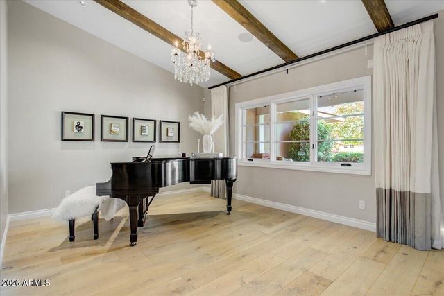 150 E WAGON WHEEL Drive, Phoenix, AZ 85020