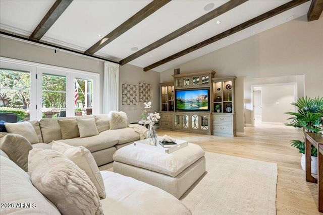 150 E WAGON WHEEL Drive, Phoenix, AZ 85020