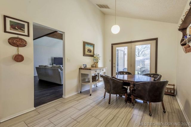 3720 E 82nd Court, Tulsa, OK 74137