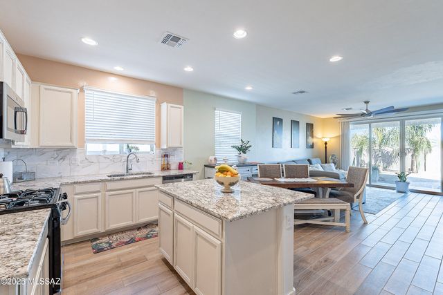 21388 E Charmaine Road, Red Rock, AZ 85145