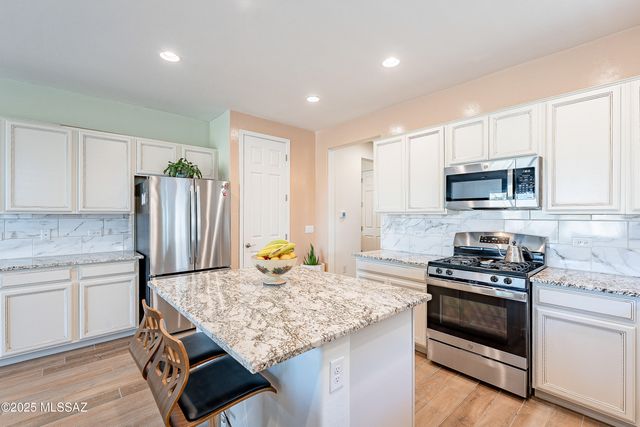 21388 E Charmaine Road, Red Rock, AZ 85145