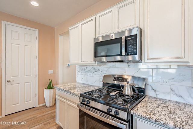 21388 E Charmaine Road, Red Rock, AZ 85145