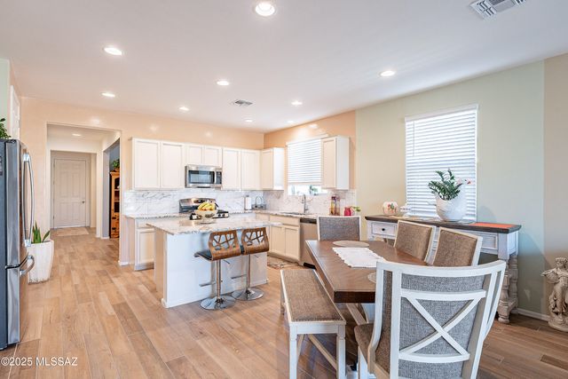 21388 E Charmaine Road, Red Rock, AZ 85145