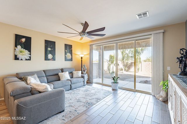 21388 E Charmaine Road, Red Rock, AZ 85145