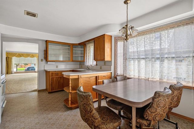 3579 S 14th STREET, Milwaukee, WI 53221