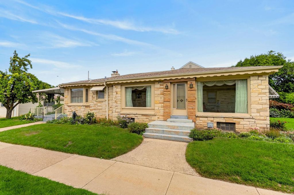 3579 S 14th STREET, Milwaukee, WI 53221