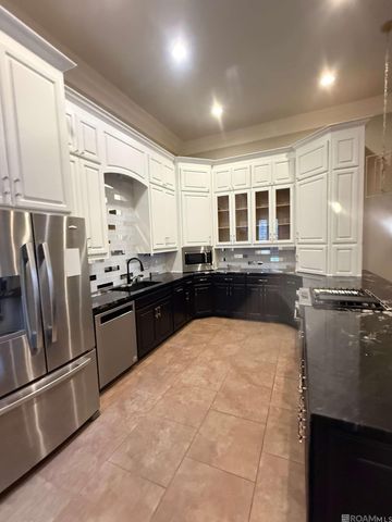 4218 Bluebonnet Rd, Baton Rouge, LA 70809