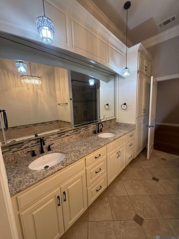 4218 Bluebonnet Rd, Baton Rouge, LA 70809