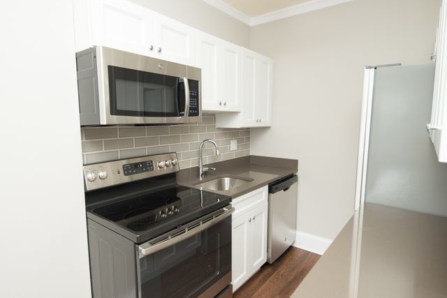 817 W Lakeside Place 510, Chicago, IL 60640