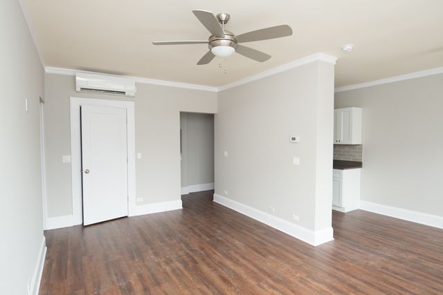 817 W Lakeside Place 510, Chicago, IL 60640