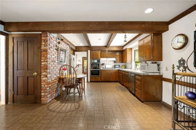 5835 Fairhaven, Woodland Hills, CA 91367