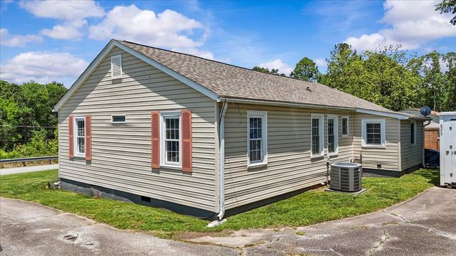 28 Woodward Street, Woodruff, SC 29388