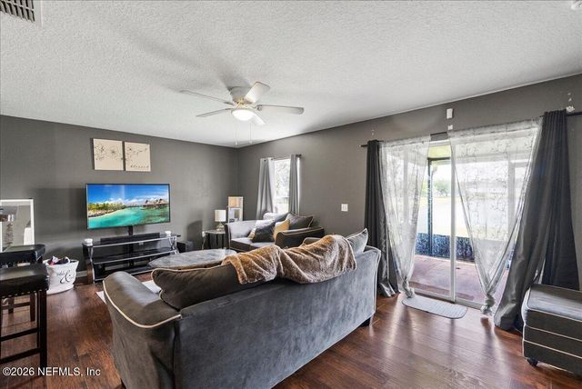 8845 MERSEYSIDE Avenue, Jacksonville, FL 32219