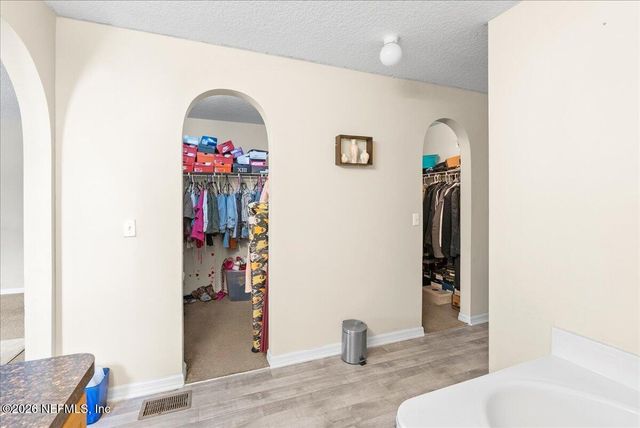8845 MERSEYSIDE Avenue, Jacksonville, FL 32219