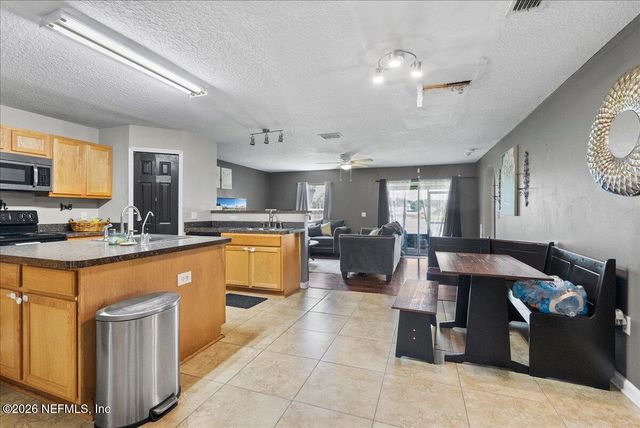 8845 MERSEYSIDE Avenue, Jacksonville, FL 32219