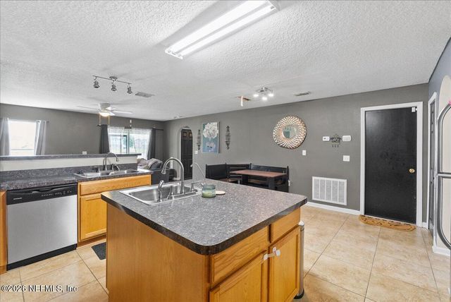 8845 MERSEYSIDE Avenue, Jacksonville, FL 32219