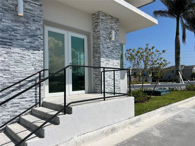 680 SE 13th Ct, Homestead, FL 33034