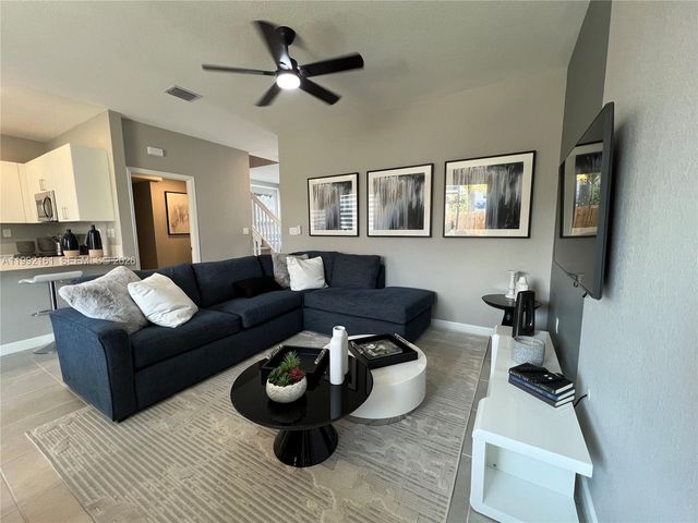 680 SE 13th Ct, Homestead, FL 33034