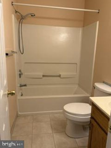 922 GLACKENS LN, Wilmington, DE 19808