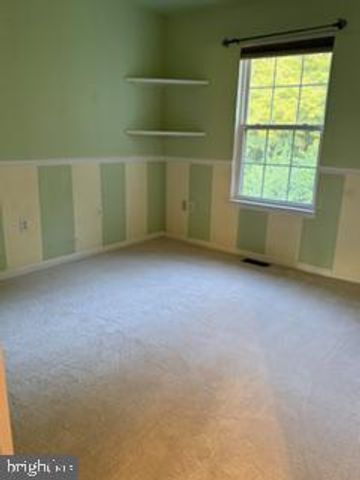 922 GLACKENS LN, Wilmington, DE 19808