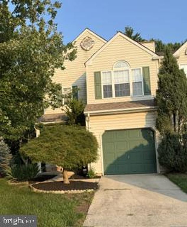 922 GLACKENS LN, Wilmington, DE 19808