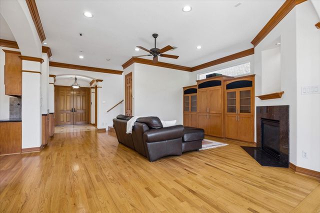 6709 Westchester Avenue, West University Place, TX 77005