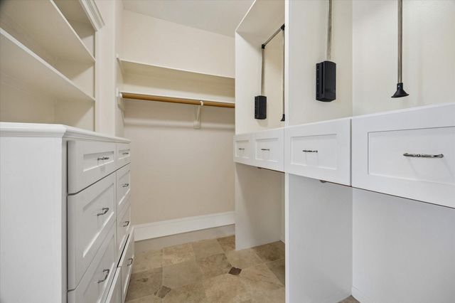 6709 Westchester Avenue, West University Place, TX 77005