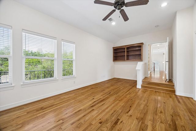 6709 Westchester Avenue, West University Place, TX 77005
