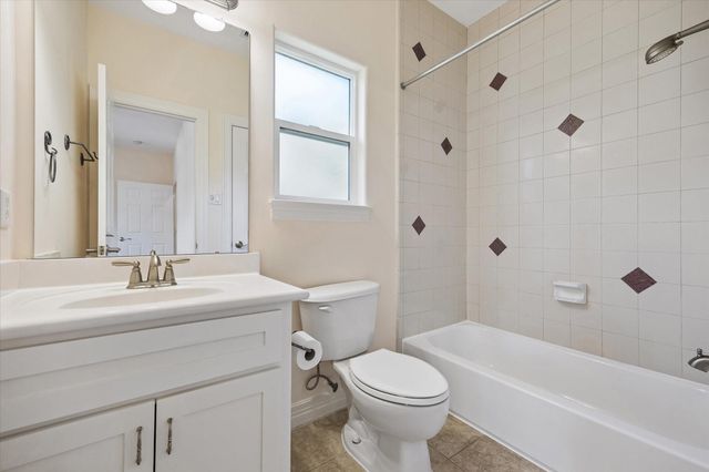 6709 Westchester Avenue, West University Place, TX 77005