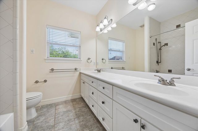 6709 Westchester Avenue, West University Place, TX 77005