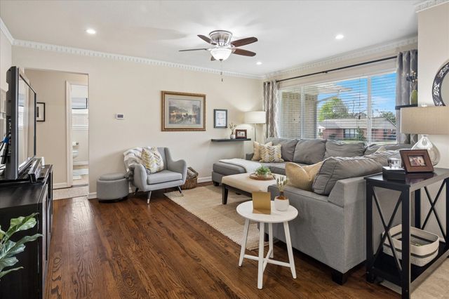 846 Peavy Road, Dallas, TX 75218