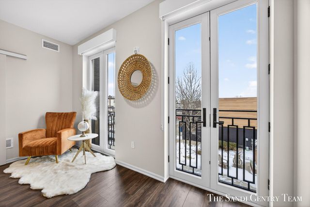 110 W Savidge Street 204, Spring Lake Vllg, MI 49456
