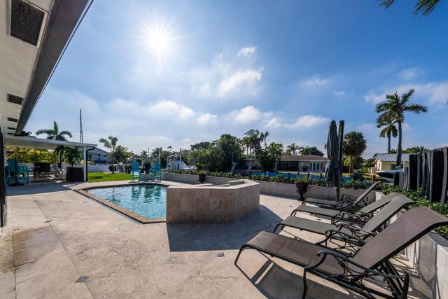 1231 NE 28th Avenue, Pompano Beach, FL 33062