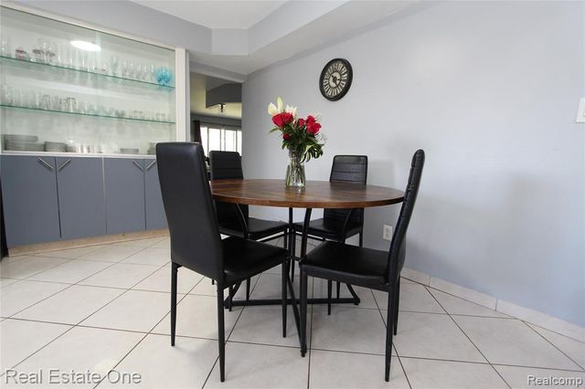 27015 Arden Park Circle, Farmington Hills, MI 48334