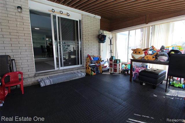 27015 Arden Park Circle, Farmington Hills, MI 48334